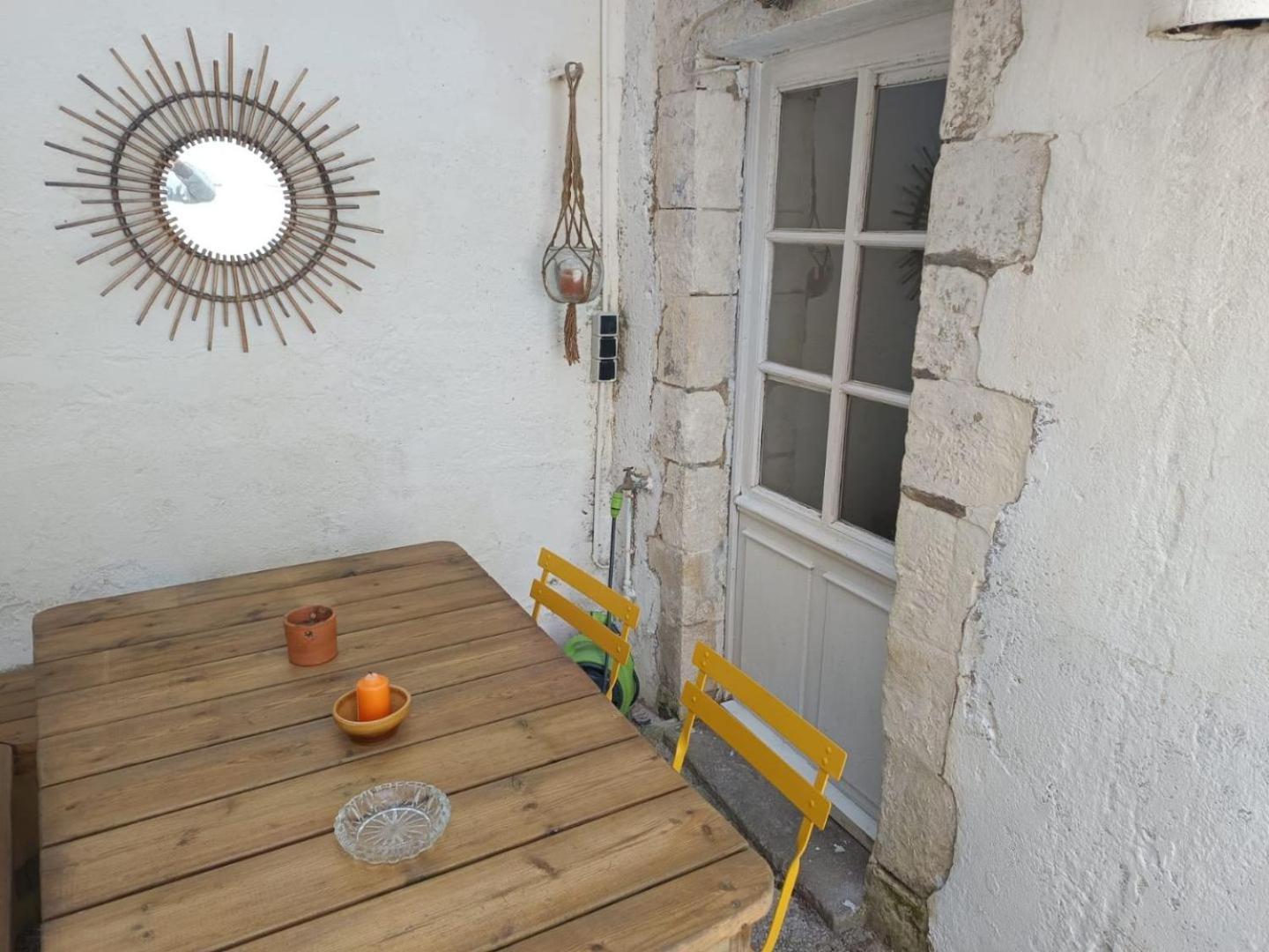 Maison de pêcheur rénovée avec cour proche du port Les Sables-dʼOlonne Esterno foto